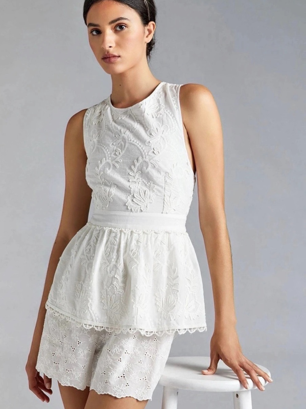 Anthropologie Floral embroidered top in White Size Medium NWT
